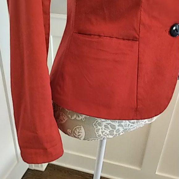 Red blazer, fitted - Picture 3 of 4